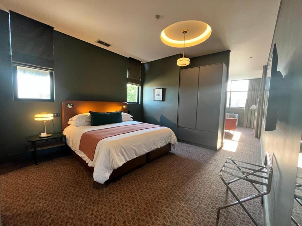 Home Suite Hotels Rosebank Йоханесбург Екстериор снимка