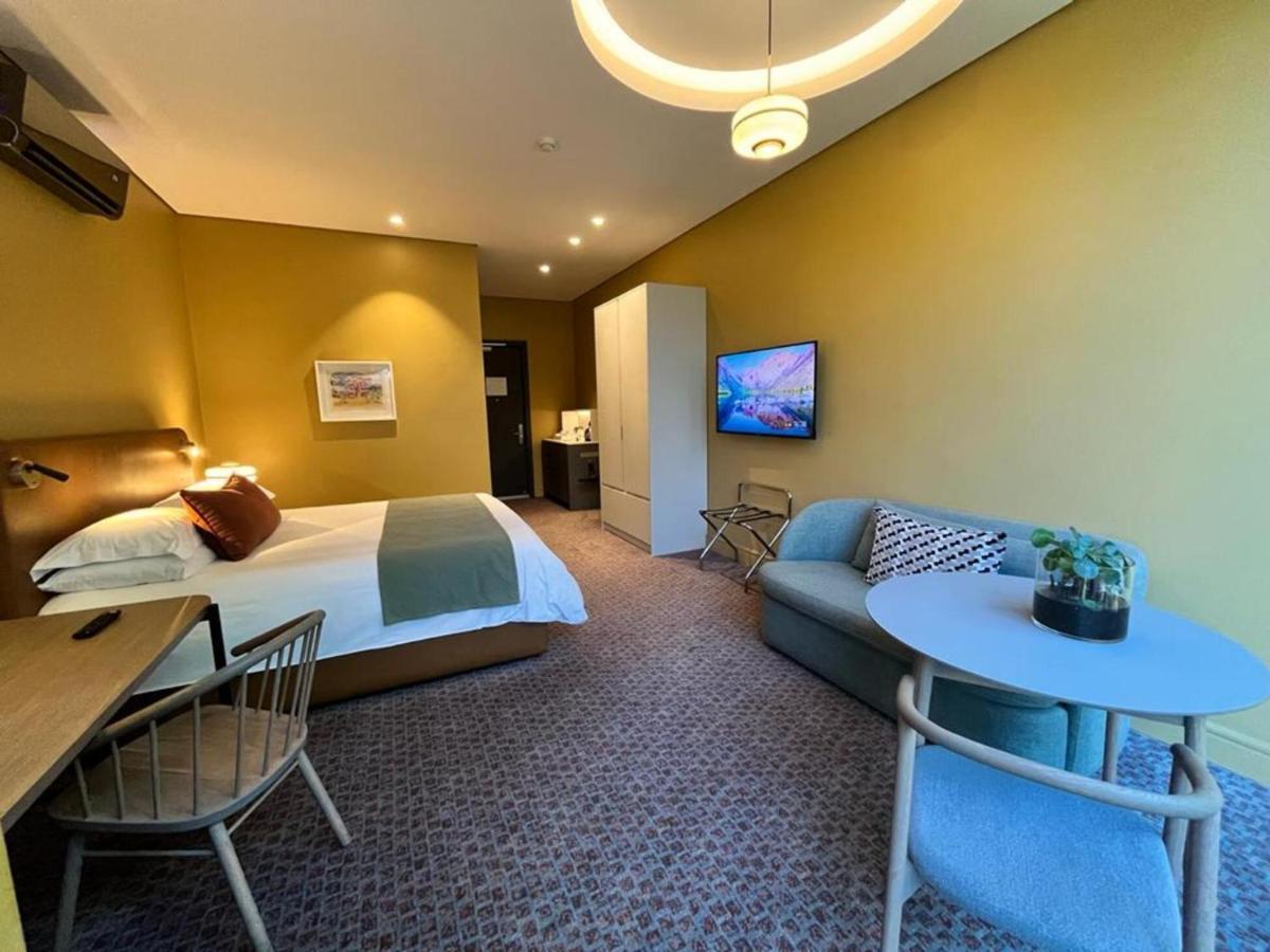 Home Suite Hotels Rosebank Йоханесбург Екстериор снимка