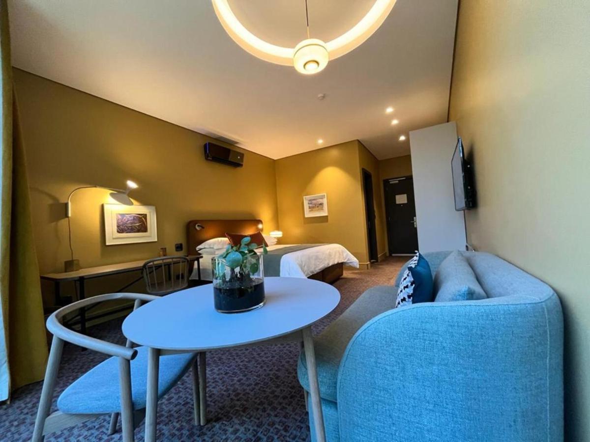 Home Suite Hotels Rosebank Йоханесбург Екстериор снимка