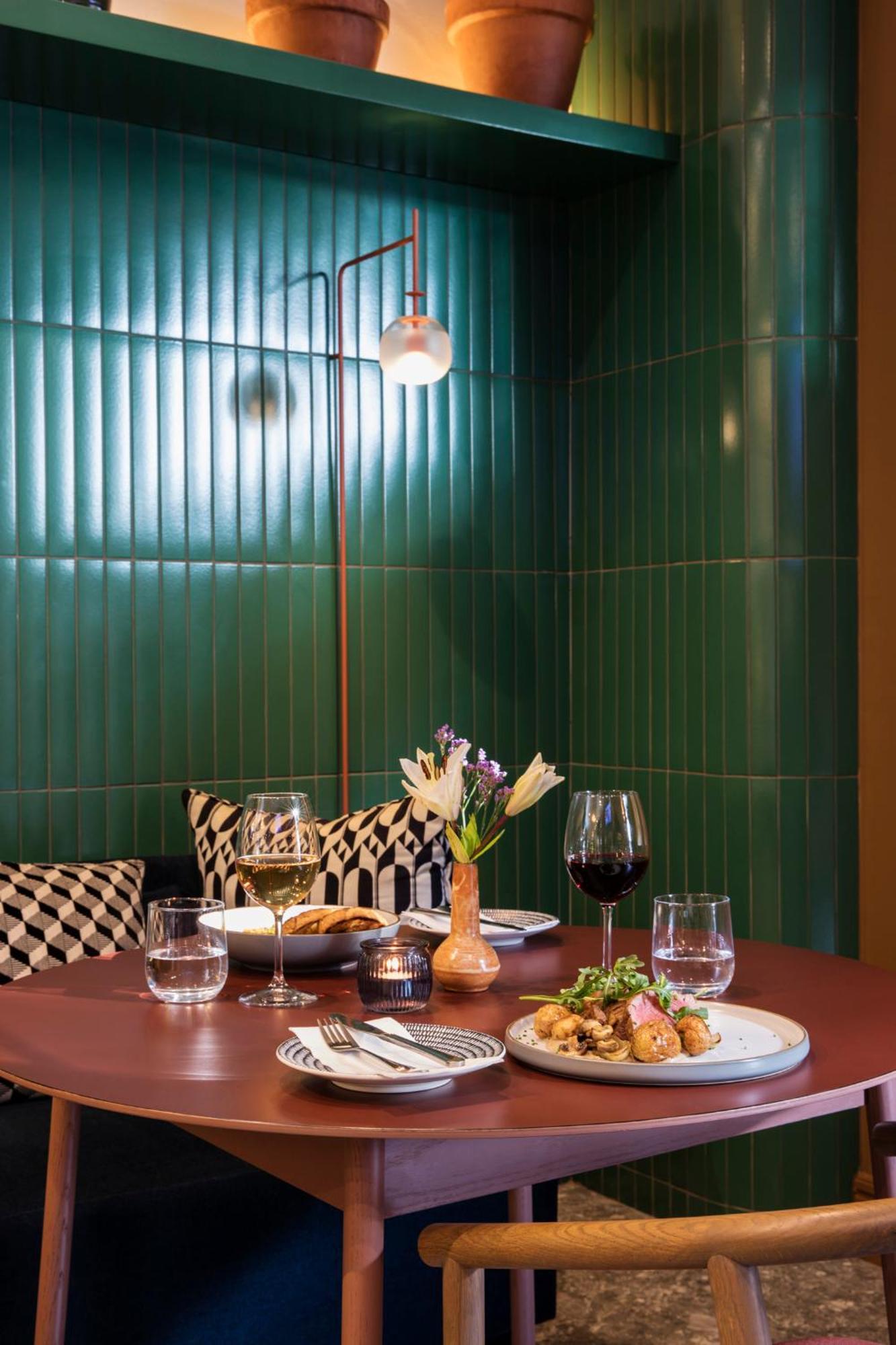 Home Suite Hotels Rosebank Йоханесбург Екстериор снимка