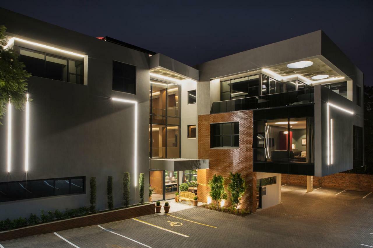 Home Suite Hotels Rosebank Йоханесбург Екстериор снимка