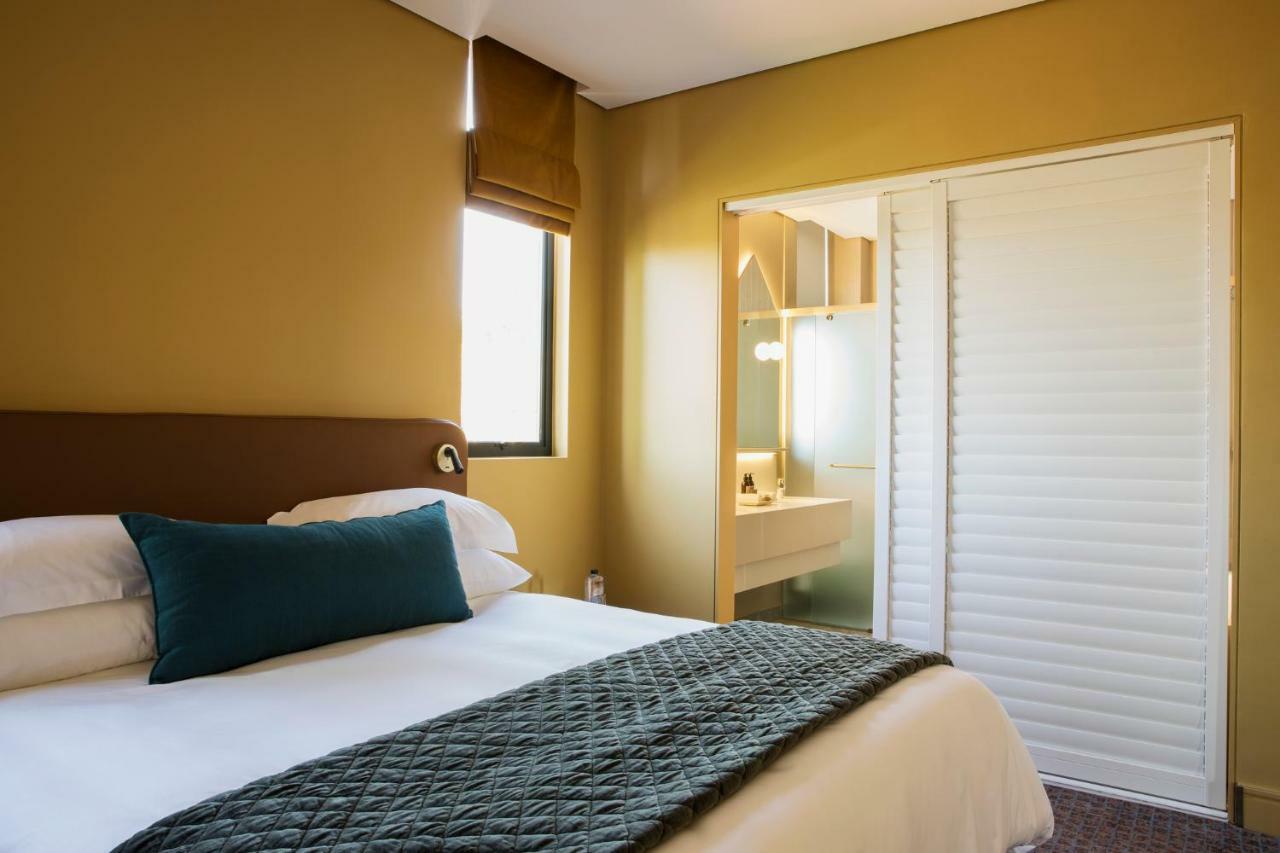 Home Suite Hotels Rosebank Йоханесбург Екстериор снимка